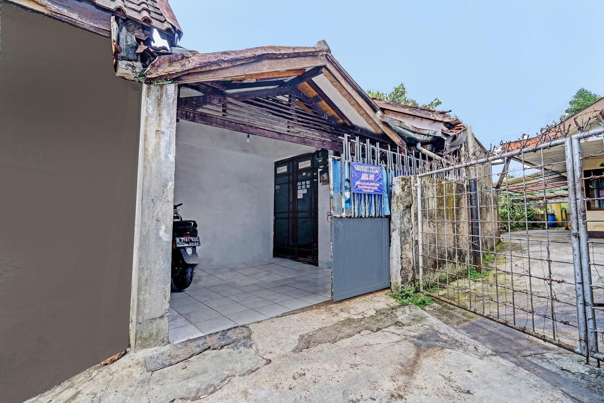 Oyo Life 92709 Kost Teras Cikapundung Syariah Otel Bandung Dış mekan fotoğraf