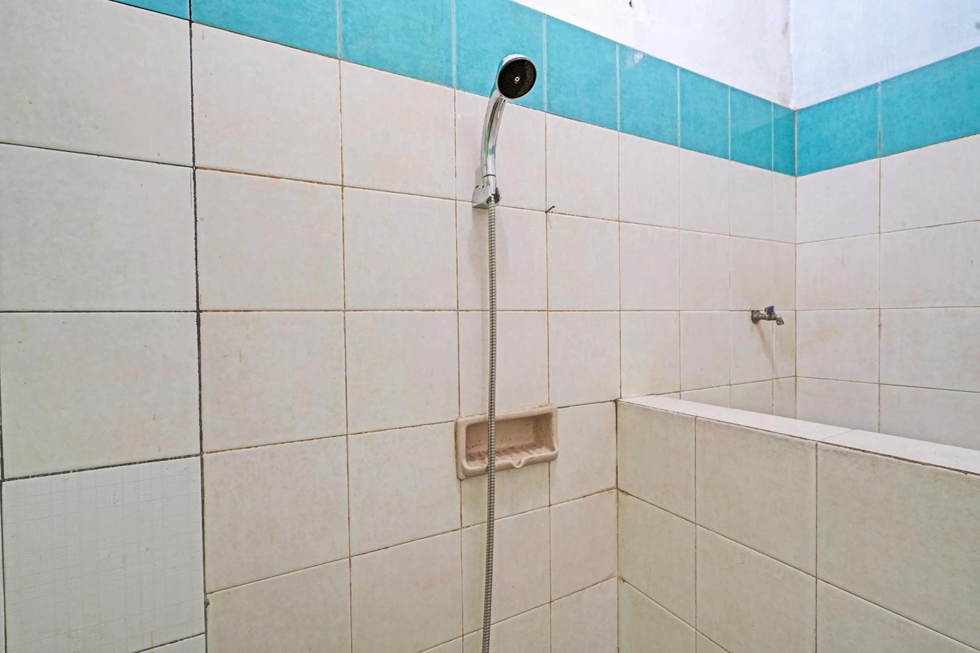 Oyo Life 92709 Kost Teras Cikapundung Syariah Otel Bandung Dış mekan fotoğraf